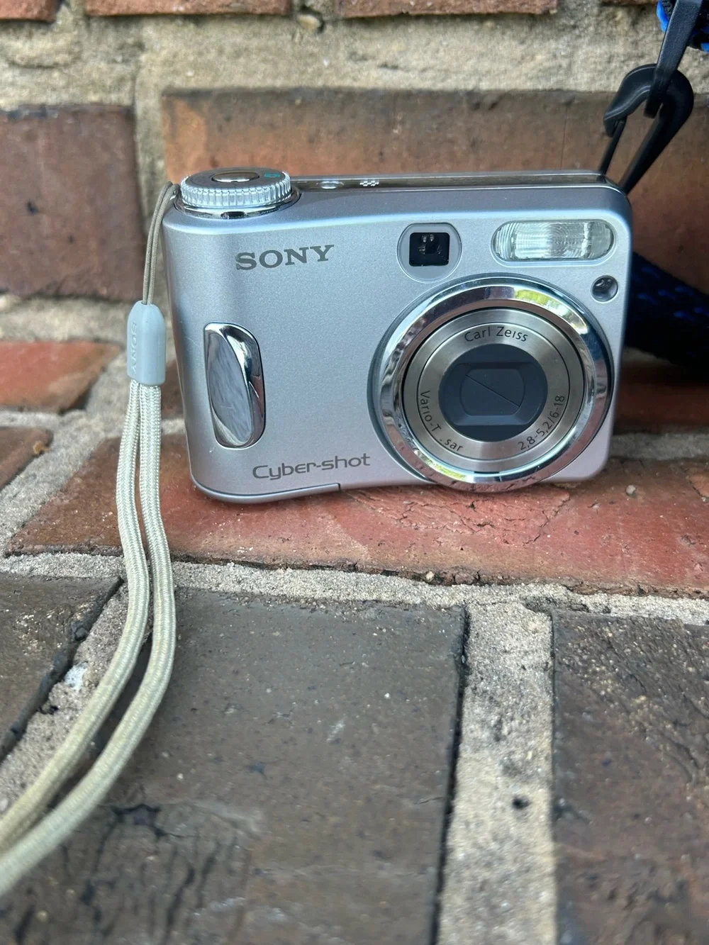 Sony Cyber-shot DSC-S90 digital camera. And Samsonite case
